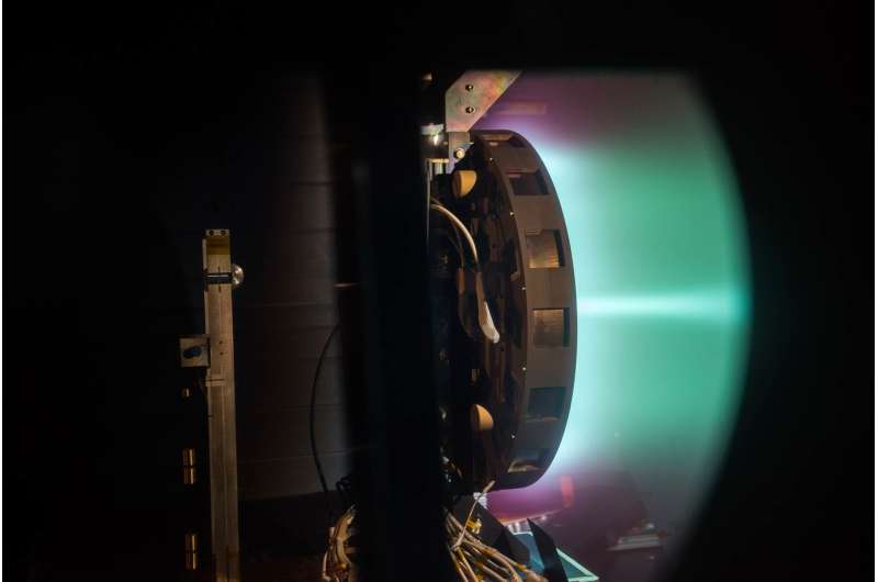Thruster for Mars mission breaks records