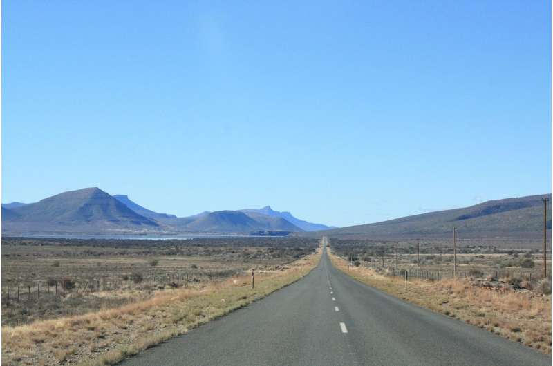 Ancient, lost, mountains in the Karoo reveals the secrets of massive extinction event