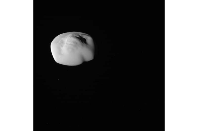 Cassini gets close-up view of Saturn moon Atlas