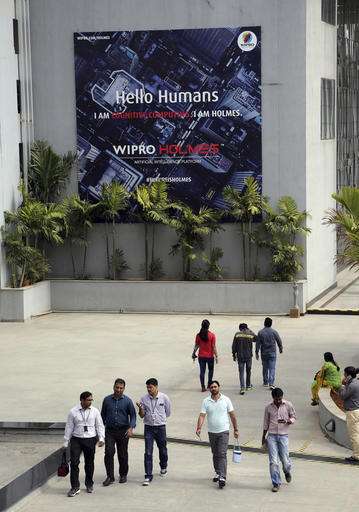India IT stocks slip amid worries about stricter H-1B visas