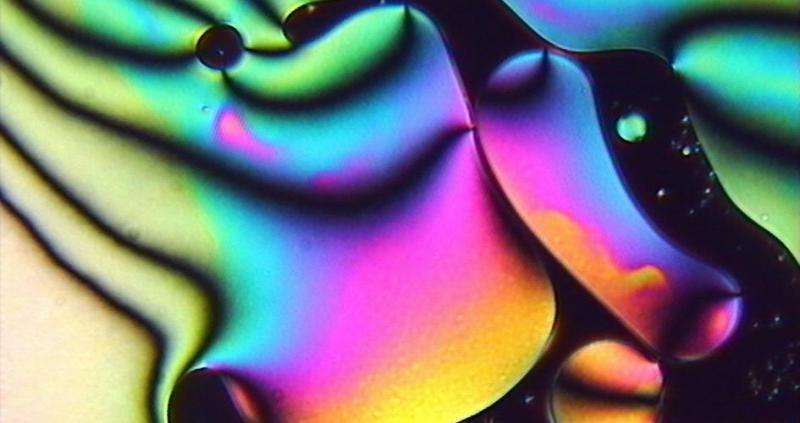 Research reveals inner workings of liquid crystals