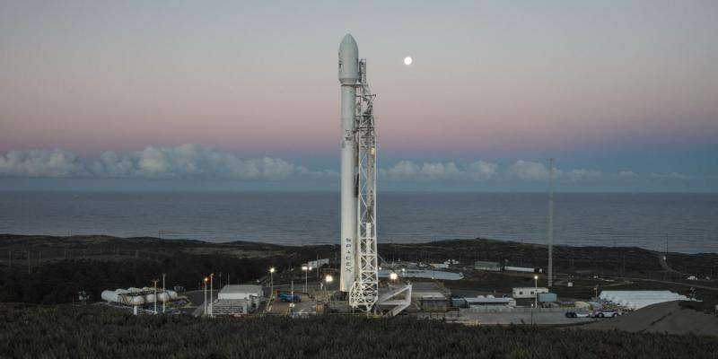 SpaceX Falcon 9 comes roaring back to life with dramatically successful Iridium fleet launch and ocean ship landing