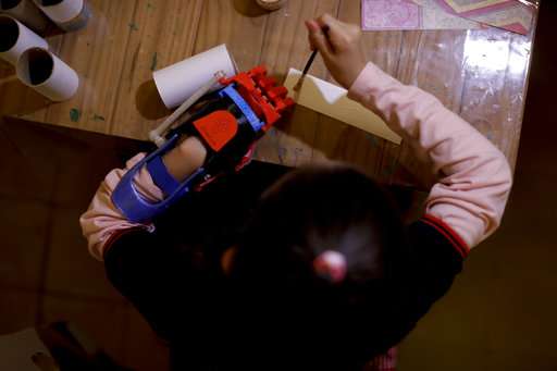 'Superhero' 3D printed hands help kids dream in Argentina