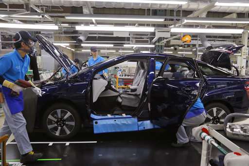 Amid global electric-car buzz, Toyota bullish on hydrogen