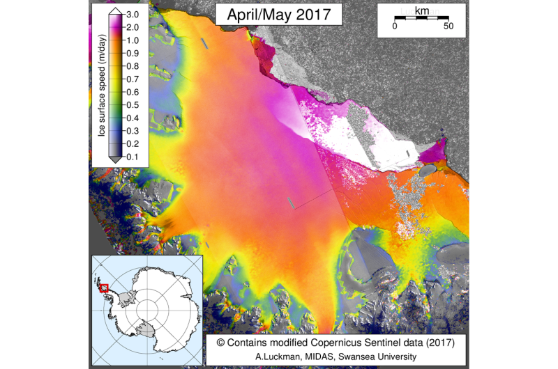 Antarctic ice rift close to calving, after growing 17km in 6 days -- latest data from ice shelf