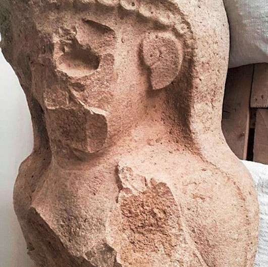 Archaeologists uncover 3,000-year-old female statue at citadel gate complex in Turkey
