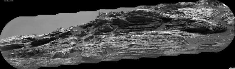 NASA's Curiosity Mars rover climbing toward ridge top