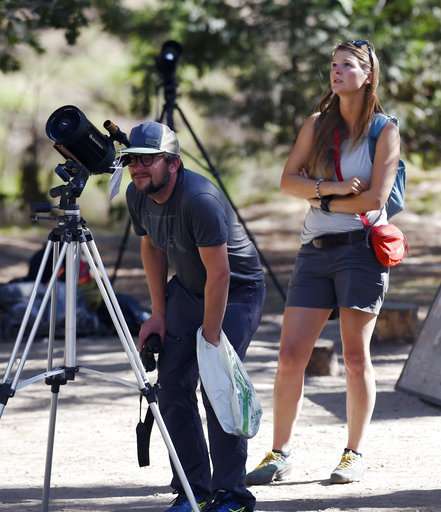 No increased danger after Yosemite rocks fall