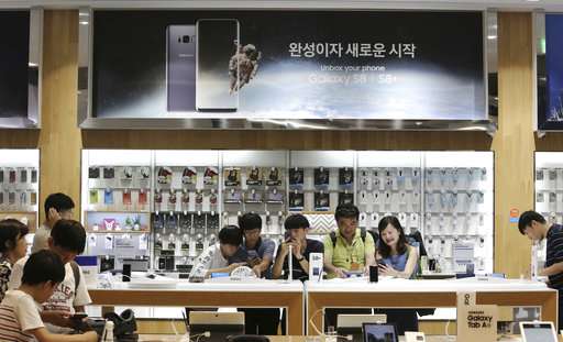 Samsung on a roll as data demand for memory chips soars