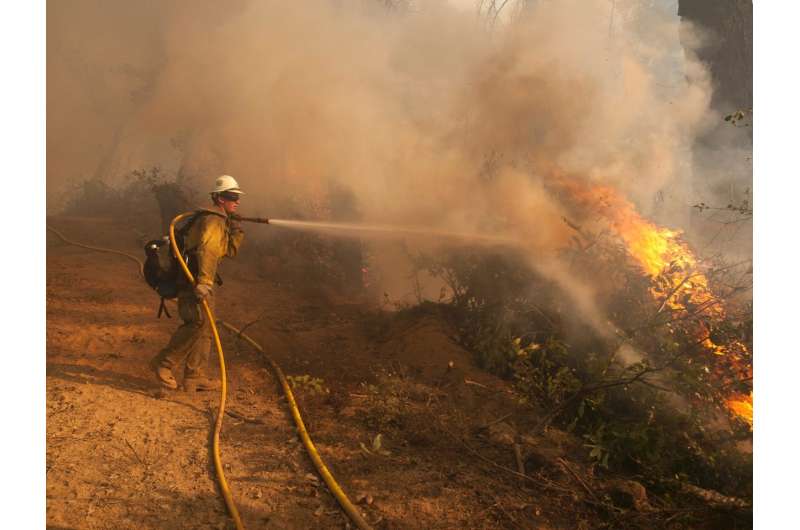 Promising new wildfire behavior model may aid fire managers in near real-time