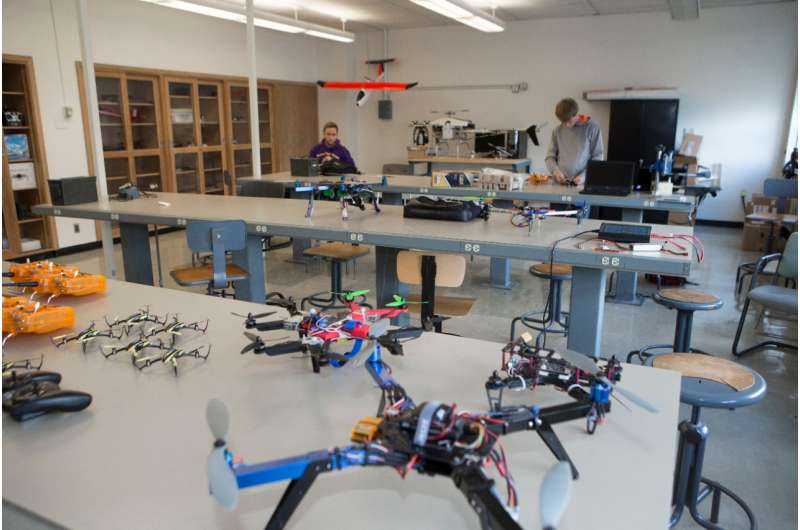 Researchers teach drones to land themselves on moving targets