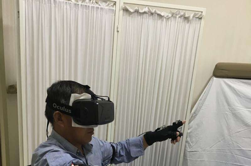 Virtual reality eases phantom limb pain
