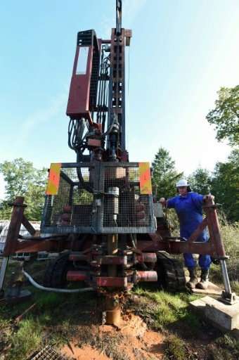 A drilling machine will unearth some 20 core samples from the eight different sites in Rochechouart.