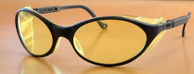 Amber-tinted glasses may provide relief for insomnia