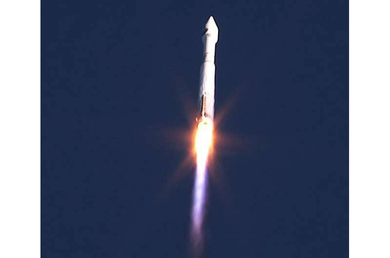Atlas V Lifts-off with TDRS-M