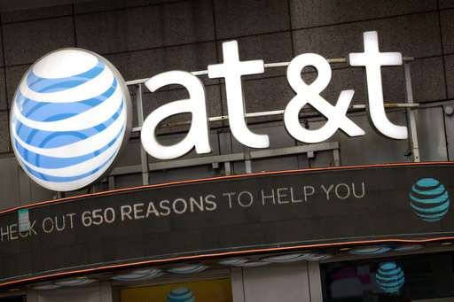 AT&T sheds more lucrative wireless customers in 1Q