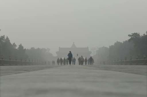 China's Meteorological Administration has told local bureaus to stop issuing smog alerts, but can issue alerts for &quot;fog&quo