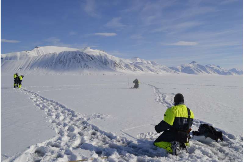 Coal mine dust lowers spectral reflectance of Arctic snow by up to 84 percent