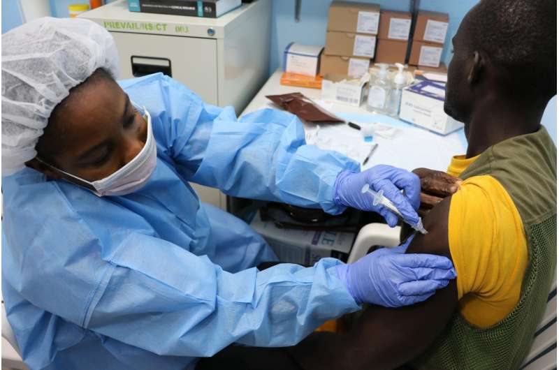 埃博拉:在西非启动了新的试验，以评估三种疫苗接种策略