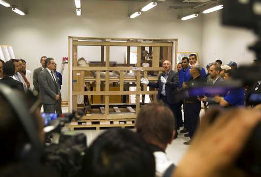 Egypt moves bed, chariot of King Tut to new museum