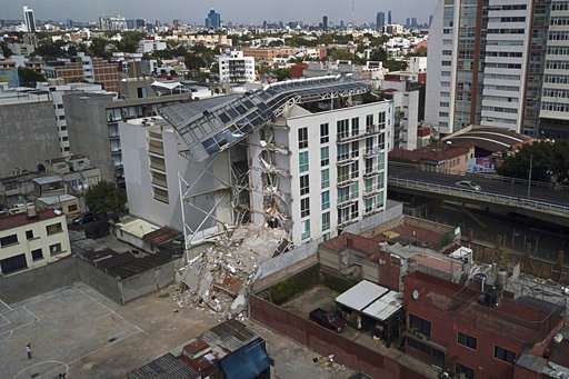 Engineers: lives lost in Mexico quake could have been saved