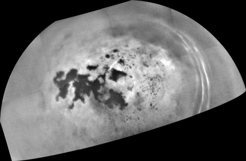 Experiments show Titan lakes may fizz with nitrogen