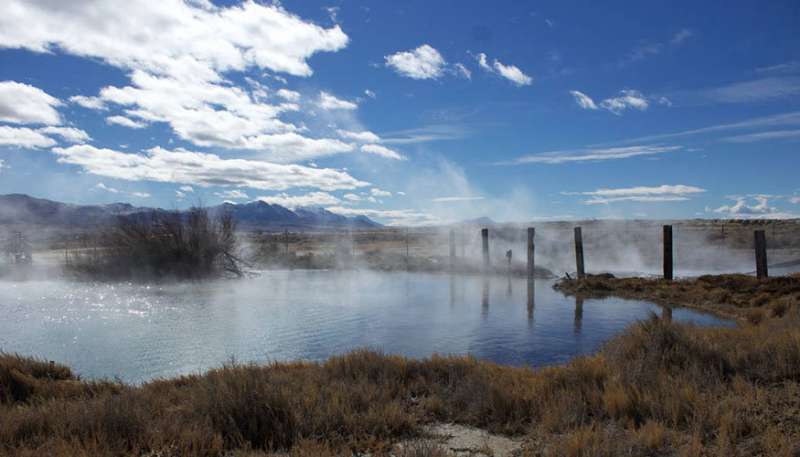 First forms of life on Earth unveiled in hot spring