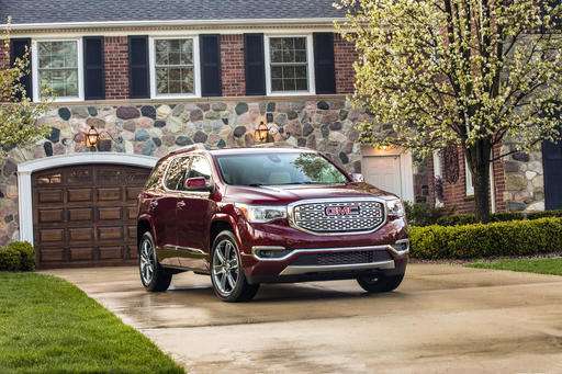 GMC cuts size and cost of Acadia mid-size SUV for 2017