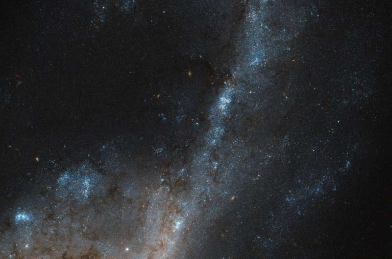 Hubble sees starbursts in Virgo