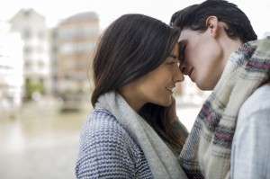 Humans hardwired to lean to the right while kissing the world over
