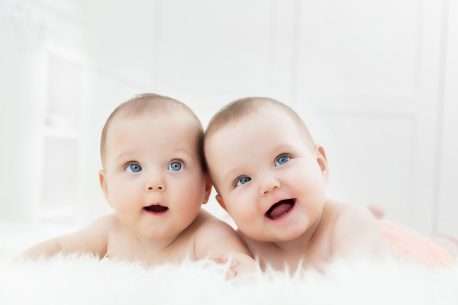 Identical twins; not-so-identical stem cells