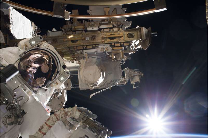 Image: Glorious sunrise at the start of a spacewalk