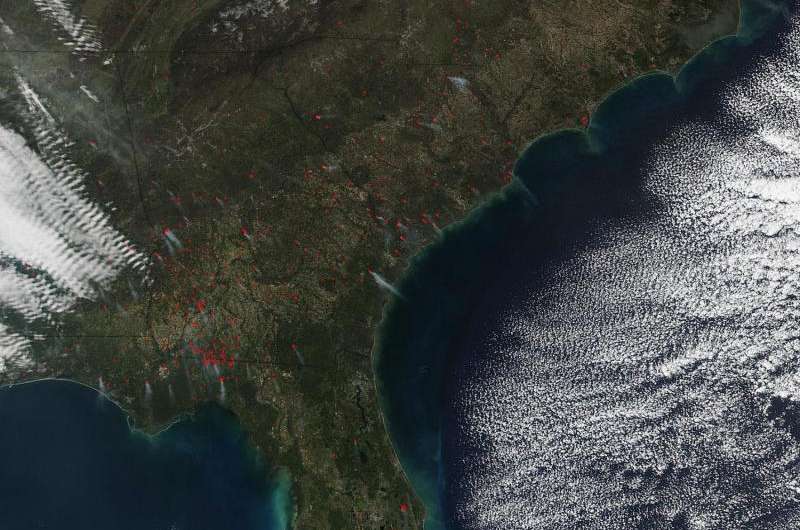 Image: Wildfires cross much of southeastern United States