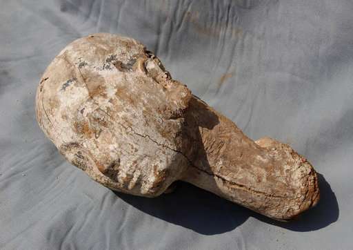 In Egypt, archaeologists find part of 4,000-year-old statue