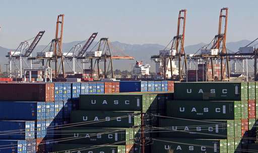 Largest US port complex passes plan to reach zero emissions