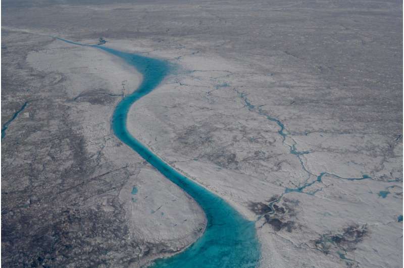 Microbes on ice sheets produce bioreactive carbon that is exported to downstream ecosystems
