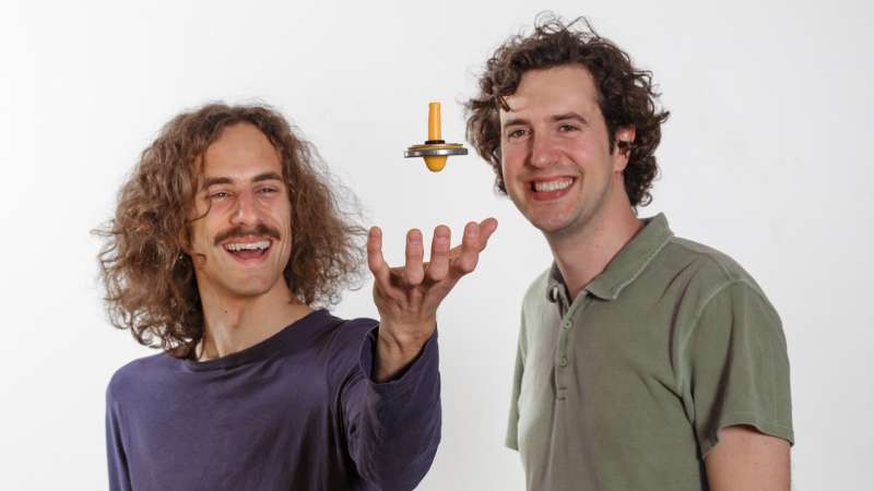 Nanomagnets levitate thanks to quantum physics