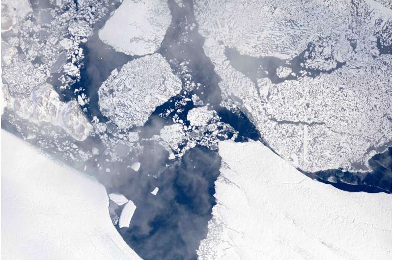 NASA flights map summer melt of Greenland Ice Sheet