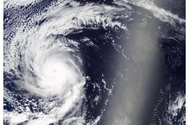 NASA sees major Hurricane Kenneth in Eastern Pacific