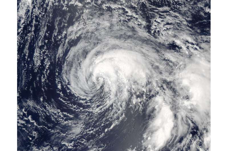 NASA spies wind shear still affecting Tropical Storm Nalgae