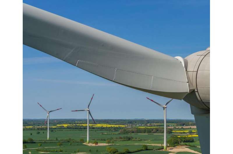 New radar scanner tests wind turbine blades for defects