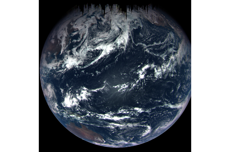 OSIRIS-REx views the Earth during flyby