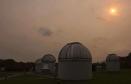 Physicists track atmospheric particles producing Monday’s red sky