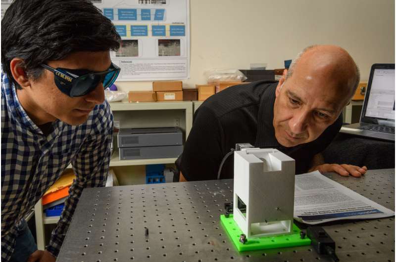 Portable holographic microscope makes field diagnosis possible