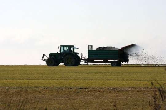 Reducing manure and fertilizers decreases atmospheric fine particles