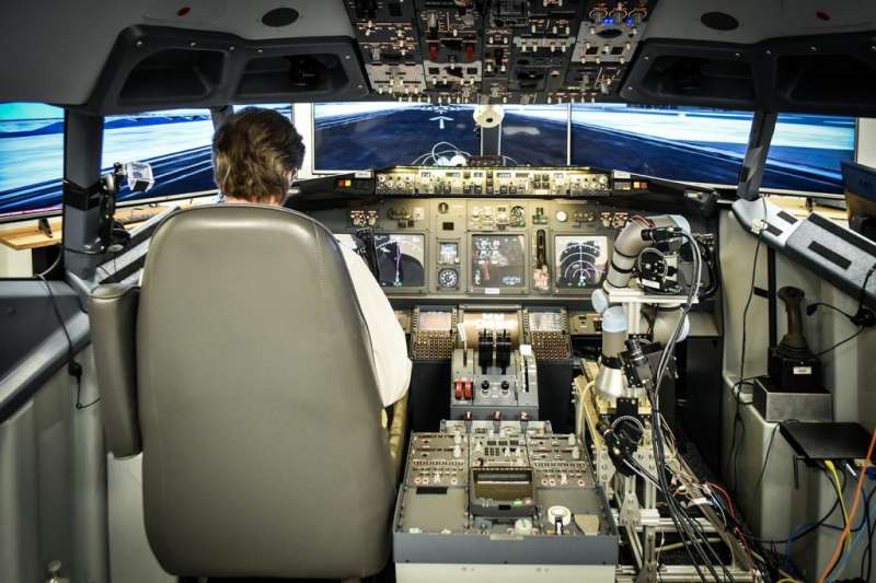 Robotic co-pilot is shown to land simulated Boeing 737