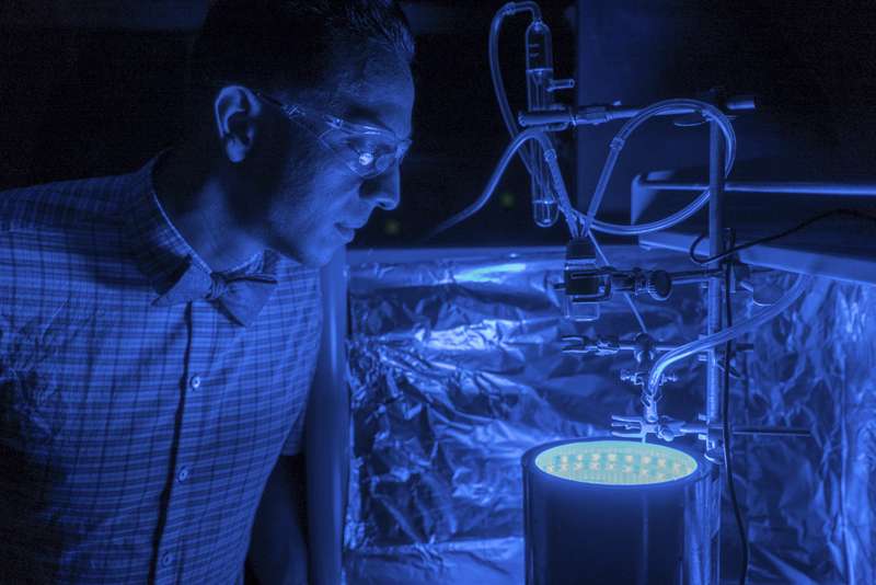 Scientist invents way to trigger artificial photosynthesis to clean air