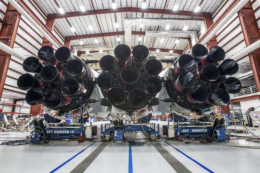SpaceX unveils new Falcon Heavy rocket before January launch