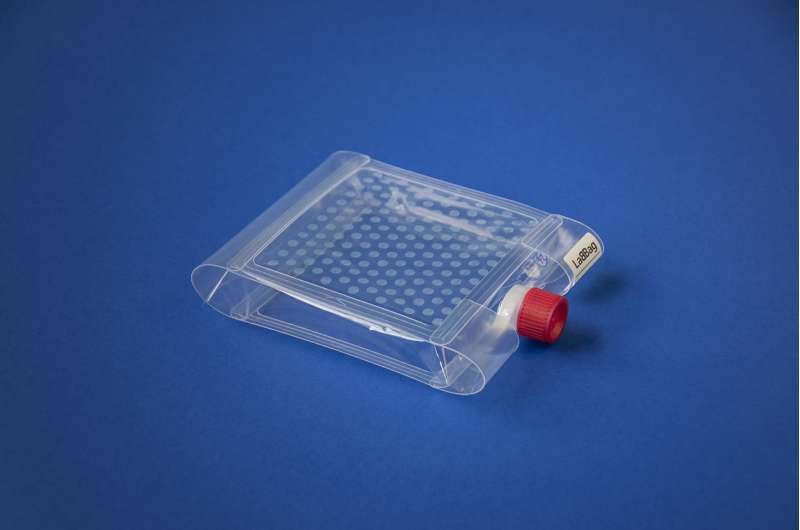 Stem cell laboratory in a bag