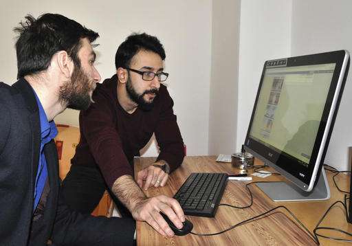 Syrian IT expert extends web lifeline to fellow migrants